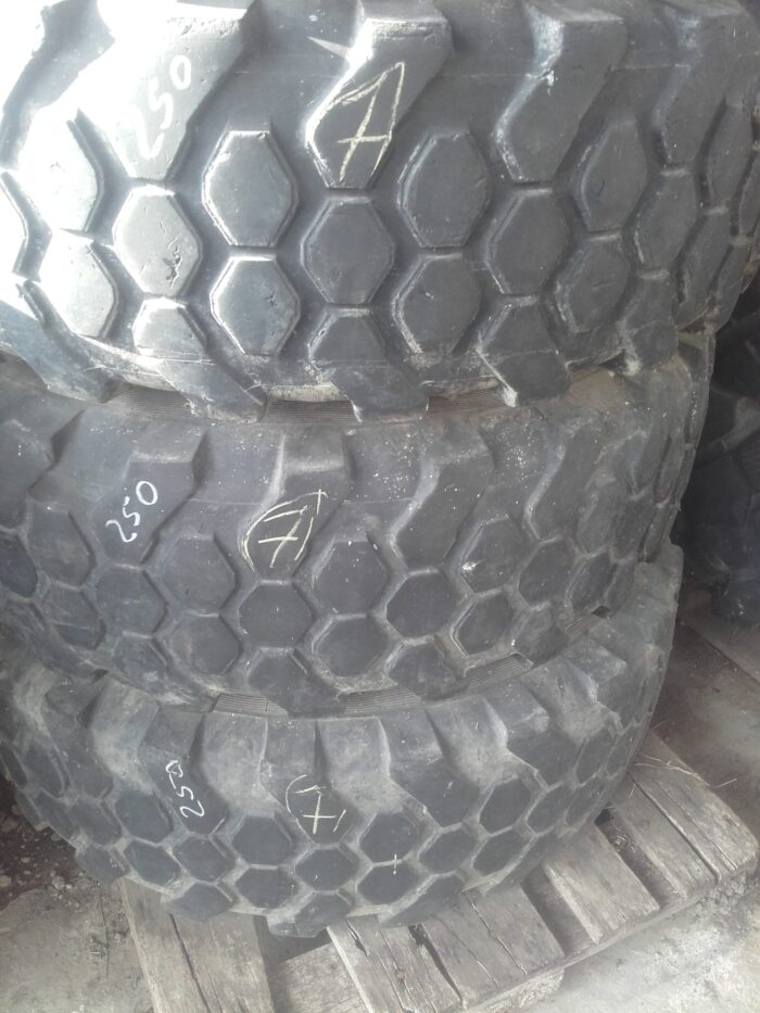 Anvelopa, cauciuc incl. geanta Continental 14.5R20 folosit - imagine 1